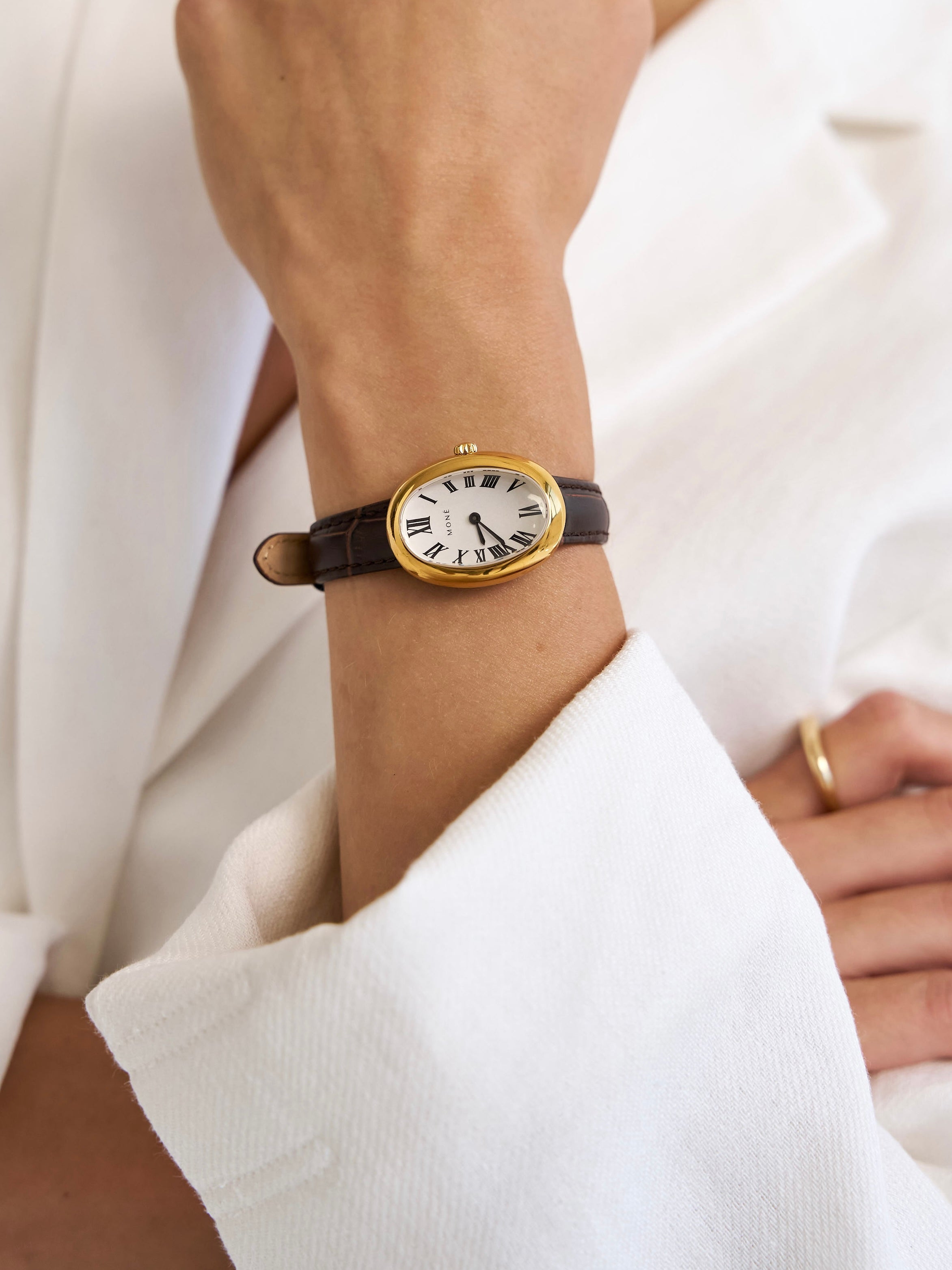 SIGNATURE BROWN GOLD
