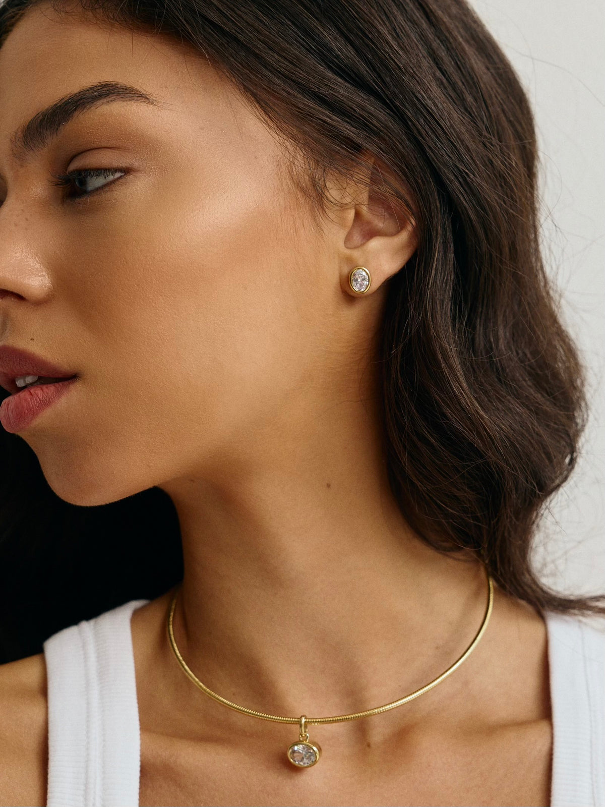 THE OVAL BEZEL STUDS