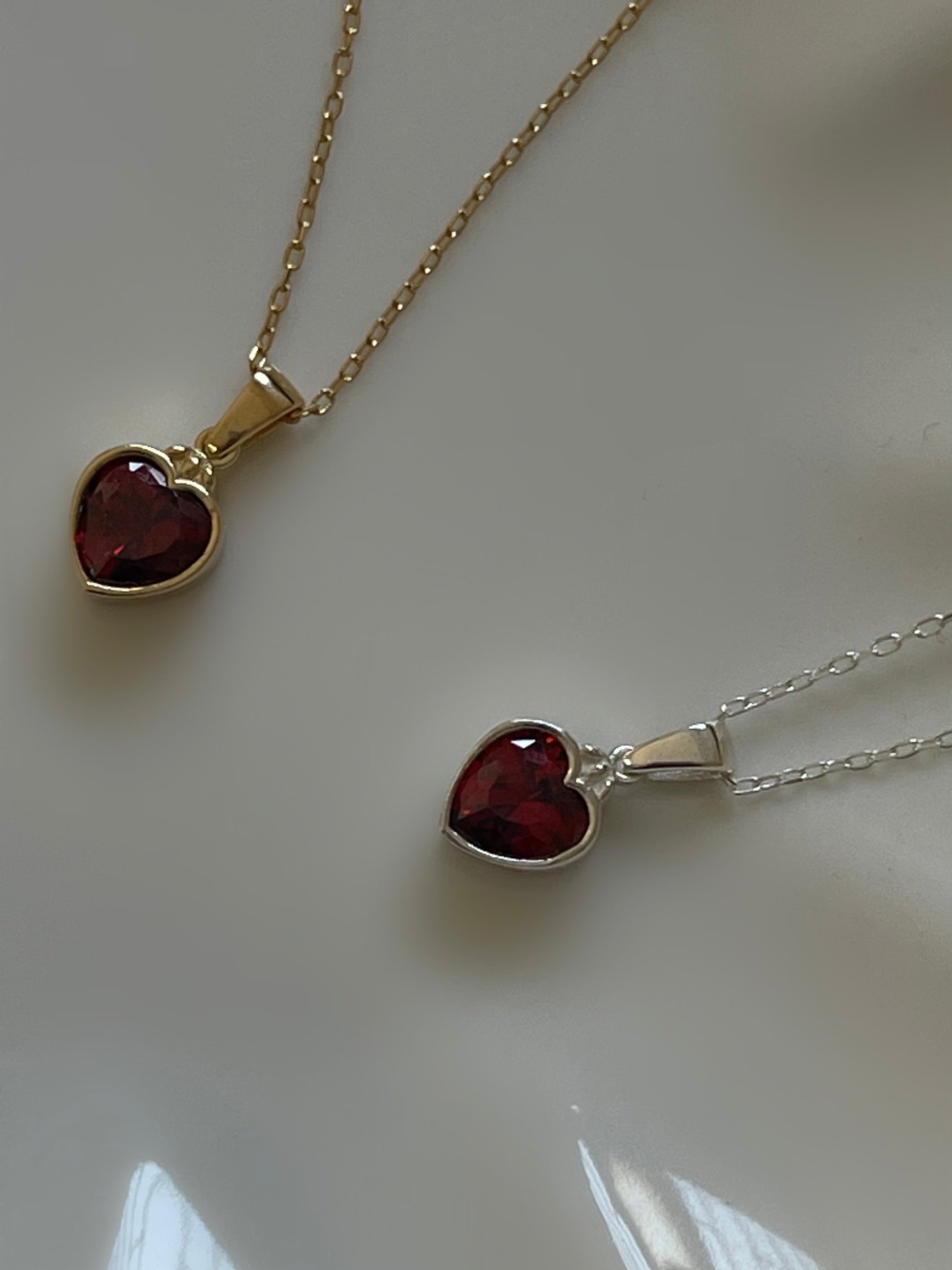 AMORE NECKLACE
