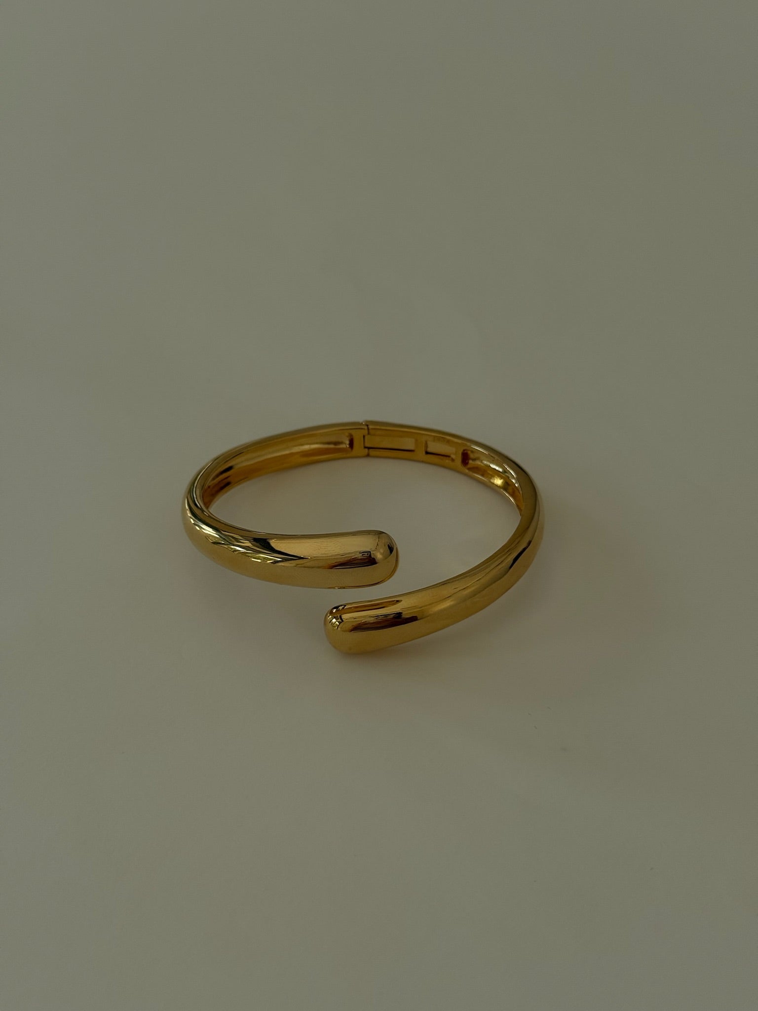 CHUNKY BANGLE