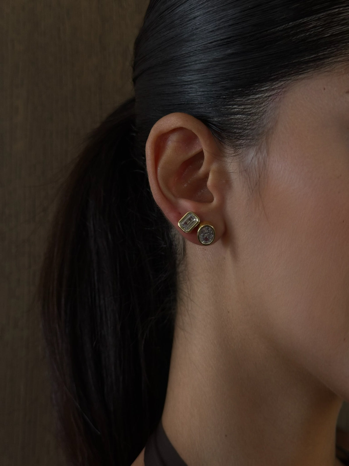 THE OVAL BEZEL STUDS