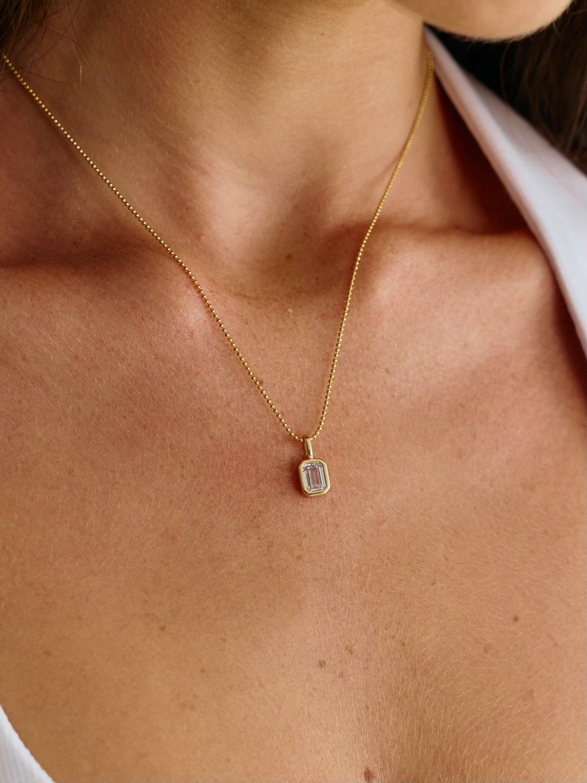 BALL CHAIN EMERALD