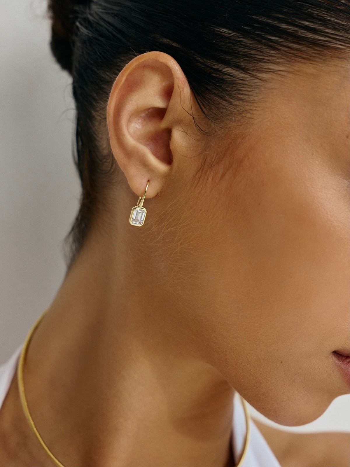 THE EMERALD BEZEL DROP