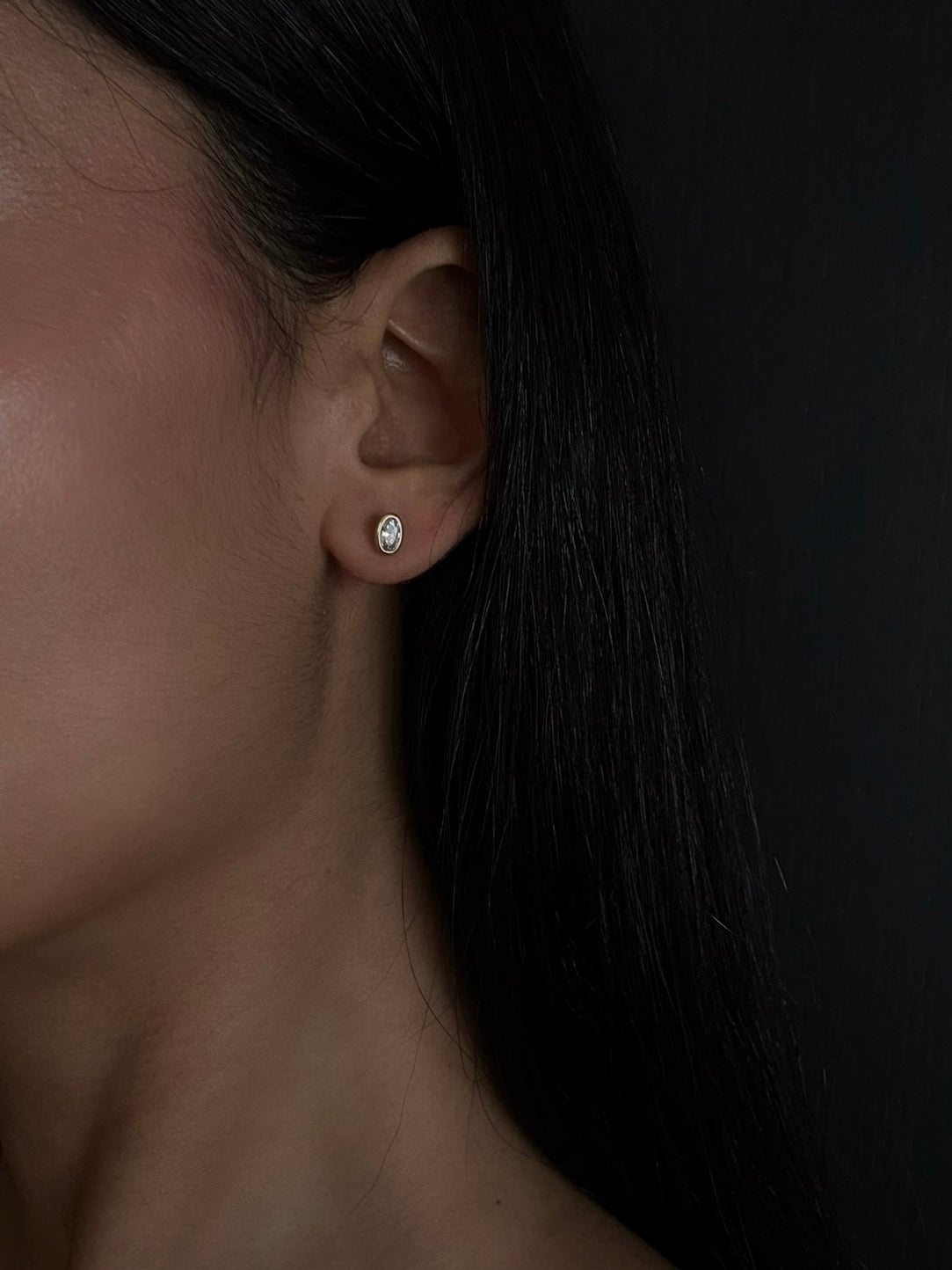 MINI OVAL STUD
